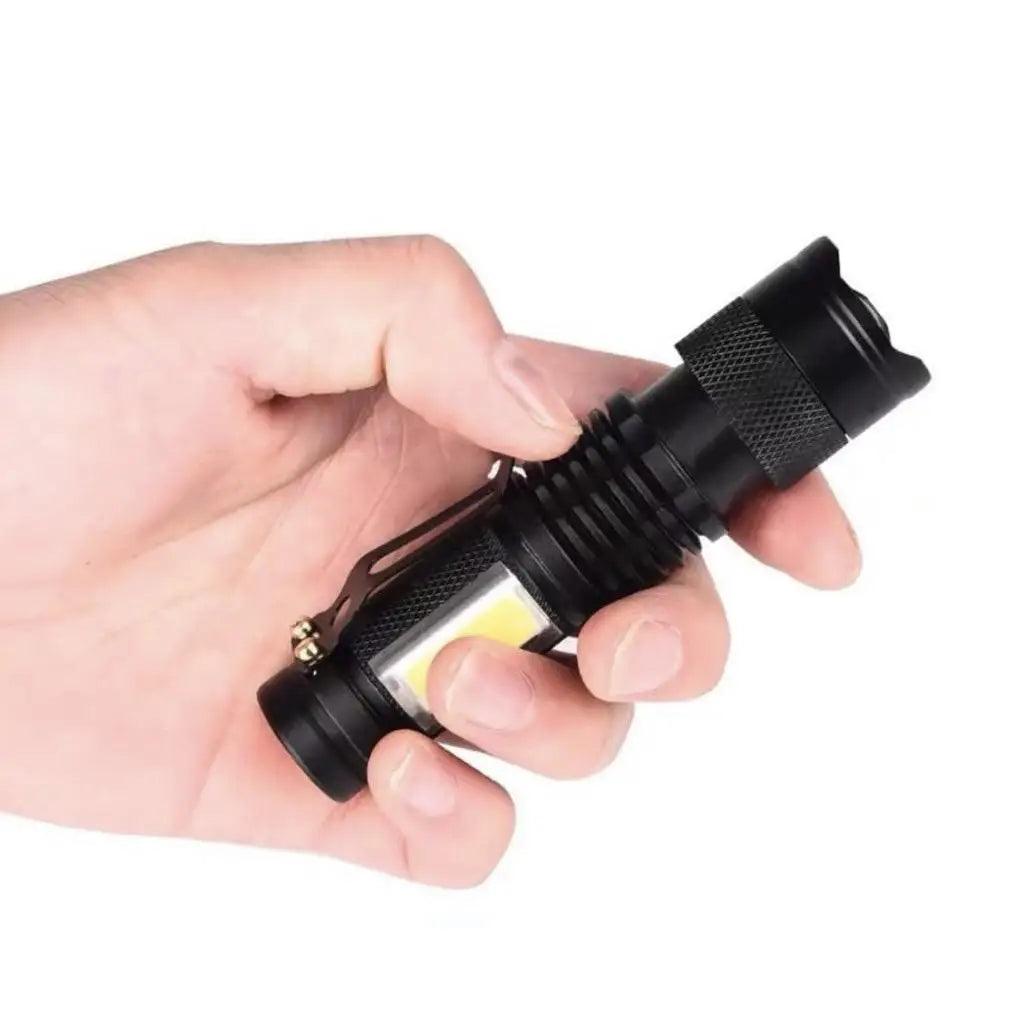 Mini Lanterna Led Tática  recarregável